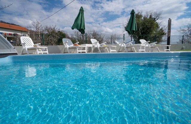 Holiday house Katuni for 1 - 5 persons with 3 bedrooms - Holiday house