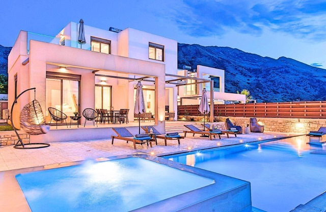 Holiday house Kourna for 1 - 10 persons with 4 bedrooms - Holiday house