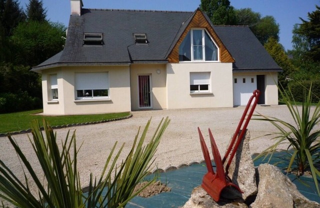 Holiday house, Locquirec, for 8 people, 100 m away from the beach,
