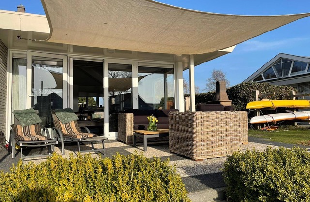 Holiday house Makkum FR for 1 - 5 persons with 3 bedrooms - Holiday house