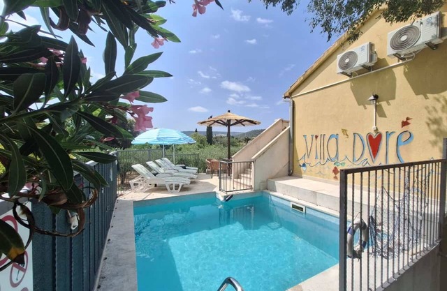 Holiday house Niksi - with pool: - Skrip, Island Brac, Croatia
