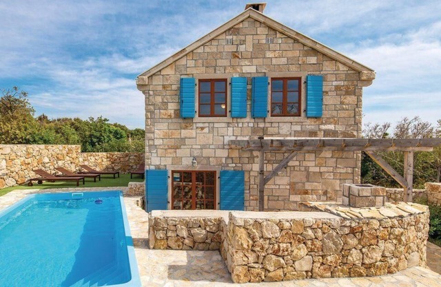 Holiday house Novalja for 1 - 5 persons with 2 bedrooms - Row house