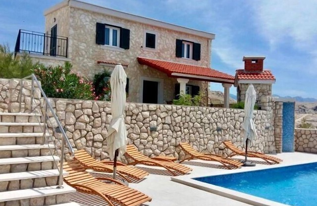 Holiday house Novalja for 1 - 5 persons with 2 bedrooms - Holiday house