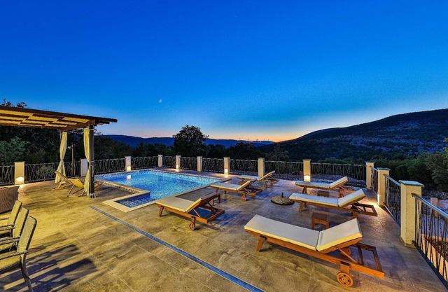 Holiday house Primorski Dolac for 1 - 8 persons with 4 bedrooms - Holiday home