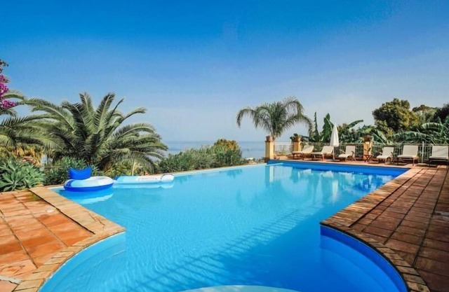 Holiday house Patti for 1 - 8 persons with 3 bedrooms - Twin house