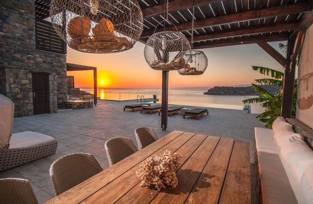 Holiday house Plaka for 1 - 10 persons with 5 bedrooms - Holiday house