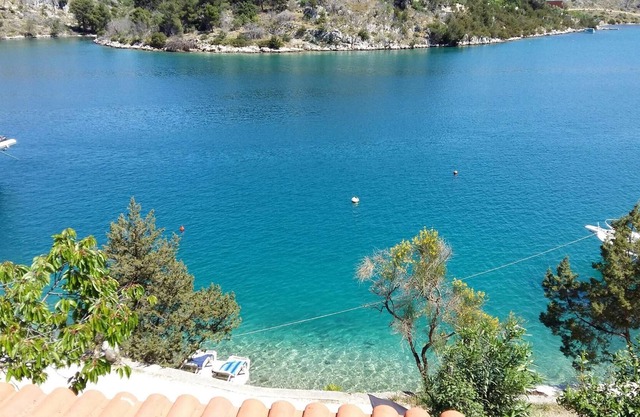 Holiday House / Private Beach " VILLA KUNAC"