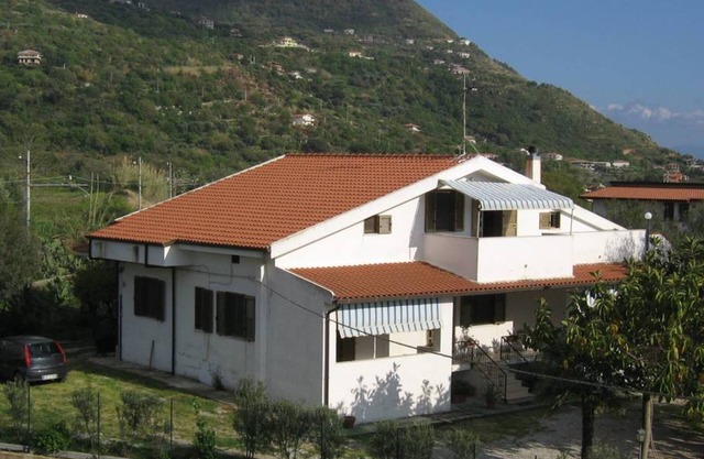 Holiday House - Quiet three bedrooms apartment