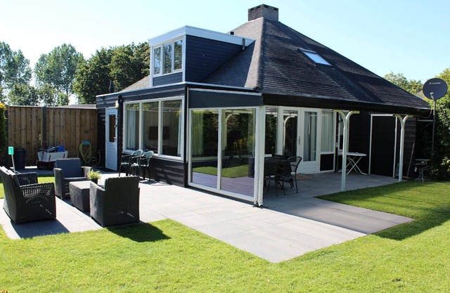 Holiday house Stavenisse for 1 - 6 persons with 3 bedrooms - Holiday house