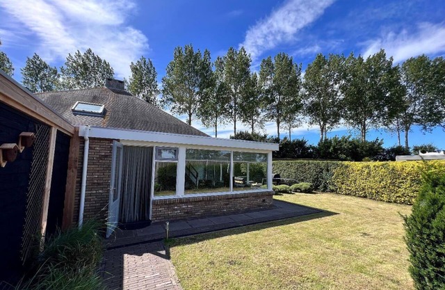 Holiday house Stavenisse for 1 - 4 persons with 2 bedrooms - Twin house