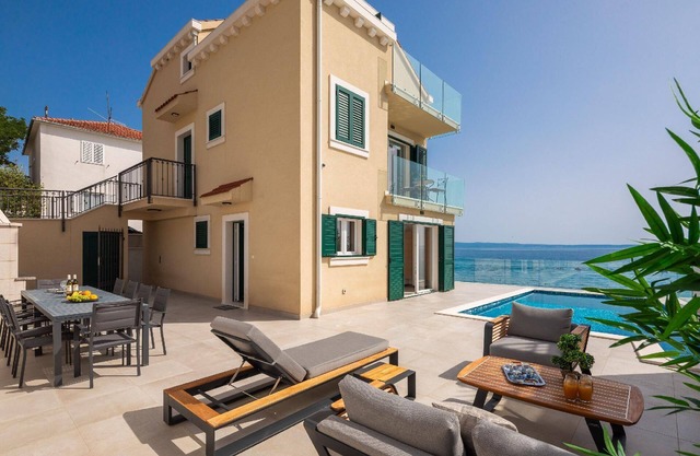 Holiday house Stobrec for 1 - 10 persons with 5 bedrooms - Holiday home