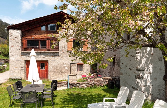 Holiday house sunny and rustic, 2-8 P, in Val Poschiavo