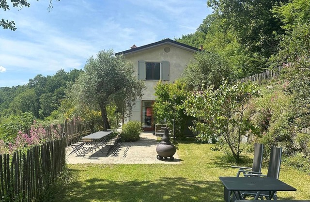 Holiday house Tresana for 1 - 14 persons with 5 bedrooms - Holiday house