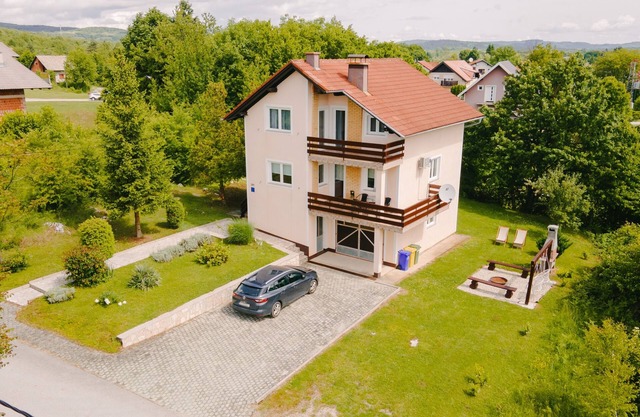 Holiday house with a parking space Grabovac, Plitvice (K-21998)