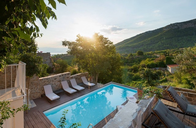 Holiday house with a swimming pool Pitve, Hvar (K-22127)