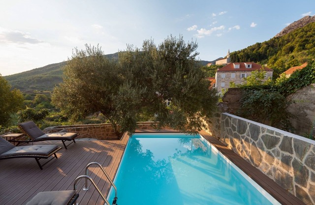 Holiday house with a swimming pool Pitve, Hvar (K-22151)