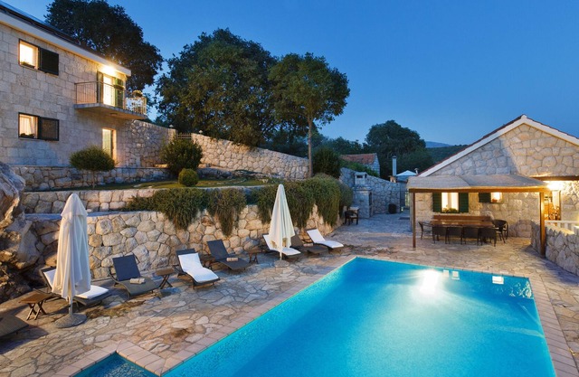 Holiday house Zadvarje Villa Marija for 16 persons