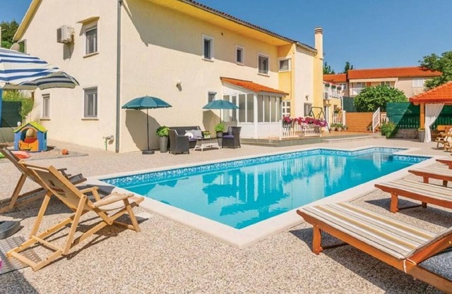 Holiday house Zmijavci for 1 - 11 persons with 6 bedrooms - Holiday house