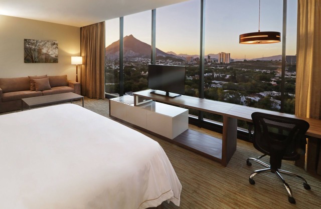 Holiday Inn Express & Suites Monterrey Valle by IHG