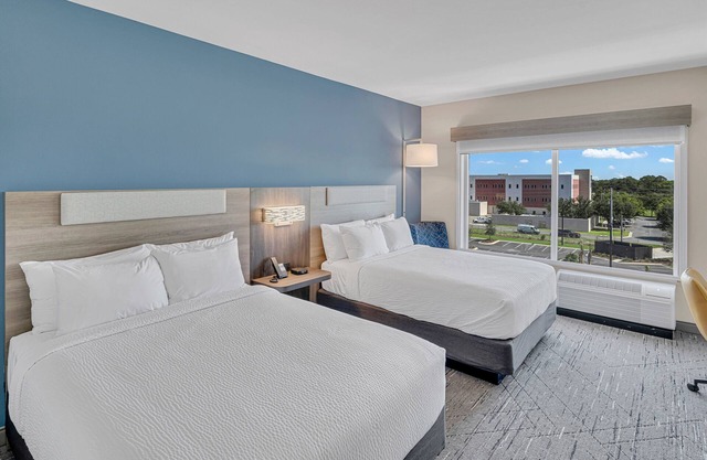 Holiday Inn Express & Suites Fort Walton Beach Eglin Area by IHG