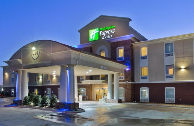 Holiday Inn Express Hotel & Suites Alvarado by IHG