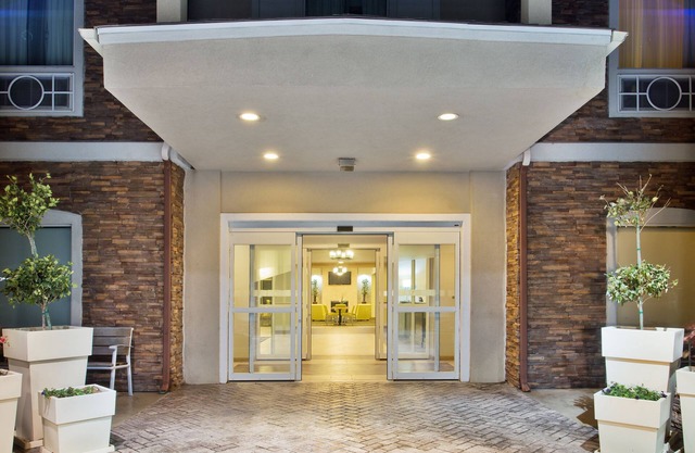 Holiday Inn Express Hotel & Suites Alvarado by IHG