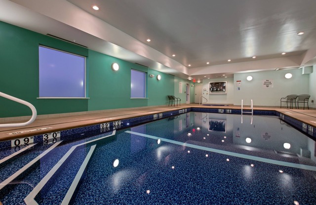 Holiday Inn Express Hotel & Suites, Carlisle-Harrisburg Area by IHG