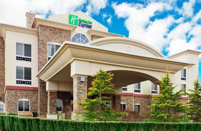 Holiday Inn Express Hotel & Suites East End by IHG