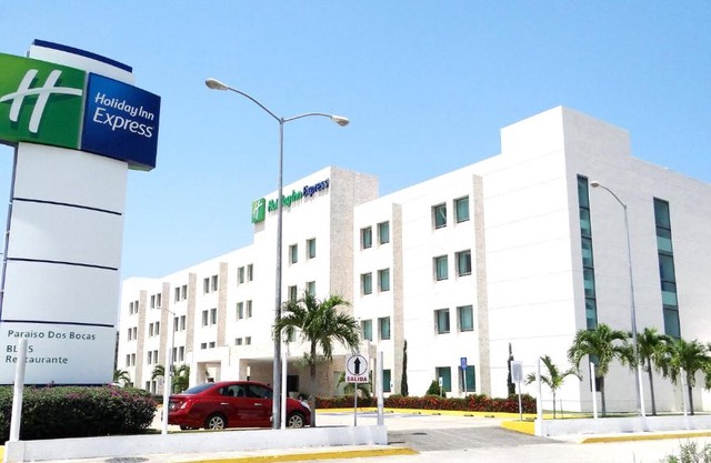 Holiday Inn Express Paraiso - Dos Bocas, an IHG Hotel