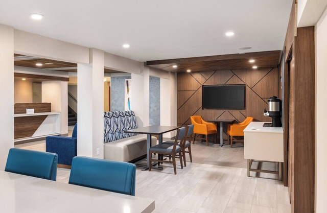 Holiday Inn Express Portland South-Lake Oswego by IHG