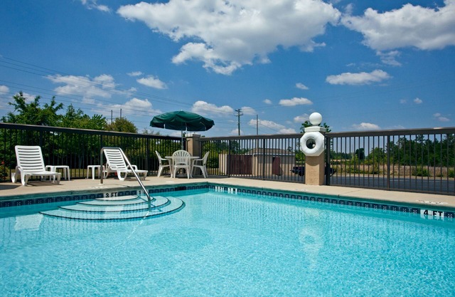 Holiday Inn Express & Suites Milton East I-10 by IHG
