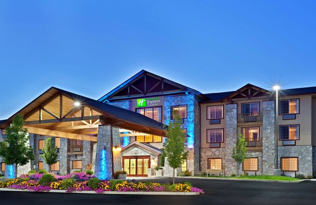 Holiday Inn Express & Suites Cheney by IHG