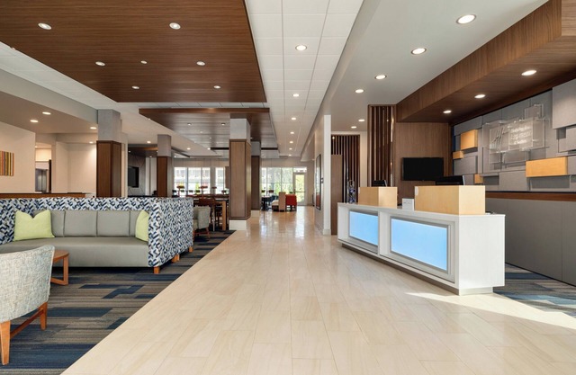 Holiday Inn Express & Suites Dalton - Walnut Ave by IHG