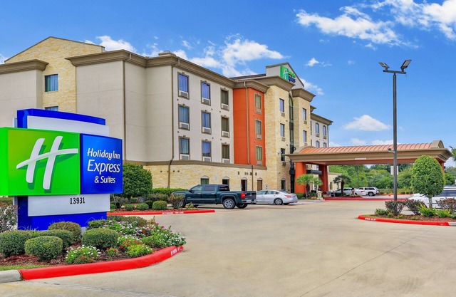Holiday Inn Express & Suites Houston South near Pearland by IHG