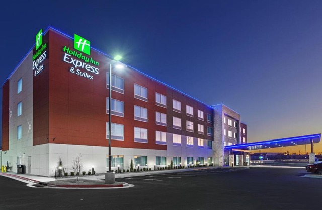 Holiday Inn Express & Suites - Tulsa Northeast - Owasso by IHG
