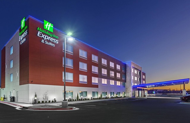 Holiday Inn Express & Suites Tulsa Northeast - Owasso by IHG