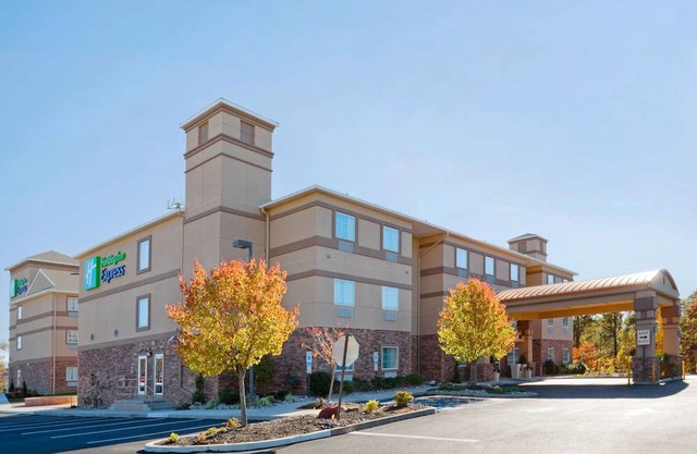 Holiday Inn Express & Suites Absecon-Atlantic City, an IHG Hotel