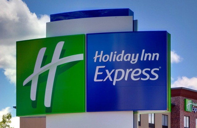 Holiday Inn Express & Suites Milledgeville by IHG
