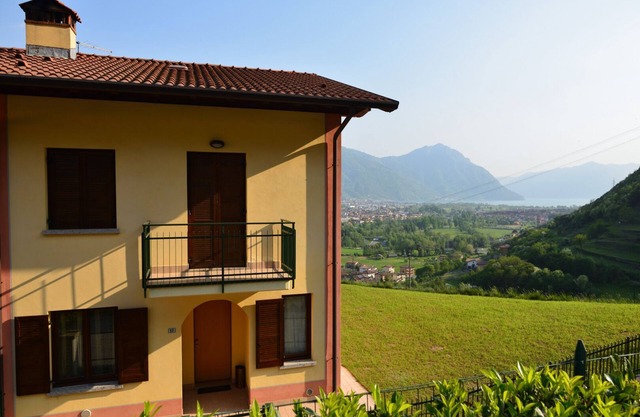 Holiday house terraced villa with large garden