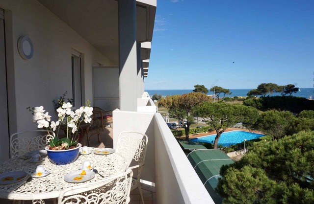 Holiday apartment Spacious two bedroom apartment right on the beach