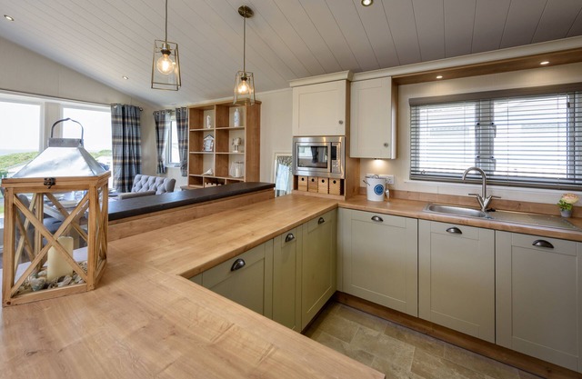 Holiday Lodge in Nefyn, private access to beach with fantastic sea views