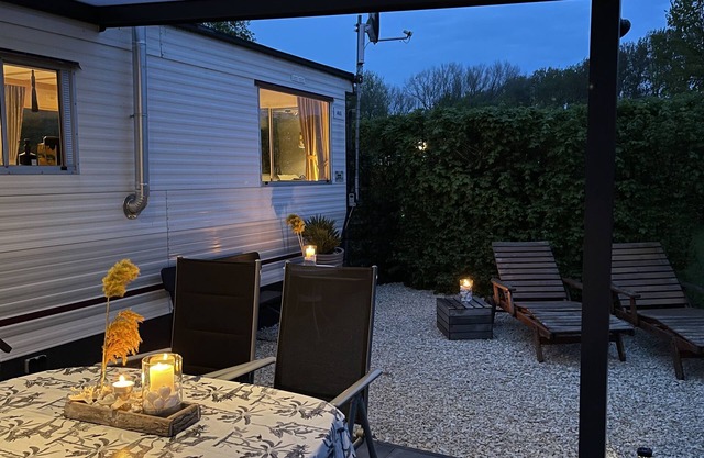 Holiday-NL - Chalet Zeeland Hoek - garden out of sight
