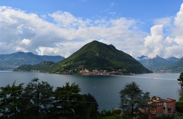 Holiday on the island holiday in Monte Isola Tourism code 017111CNI00026