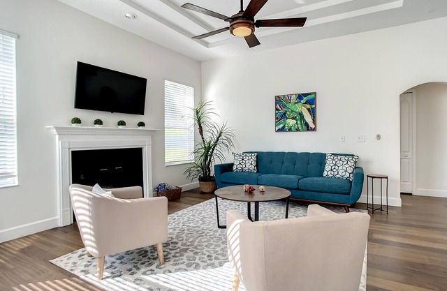 Holiday Ready Beautiful & Cozy - Heated Pool Home!