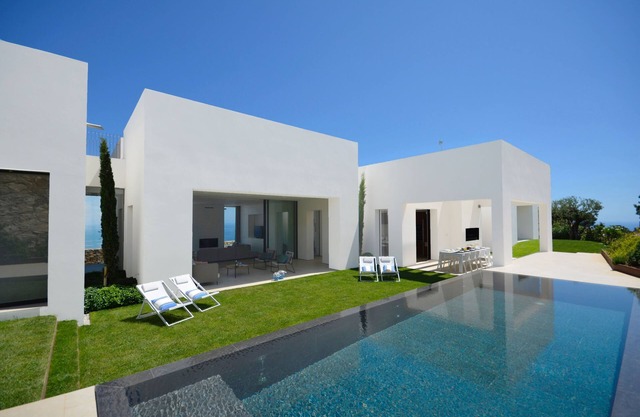 Holiday rental villa with swimming pool in Begur, Sa Tuna