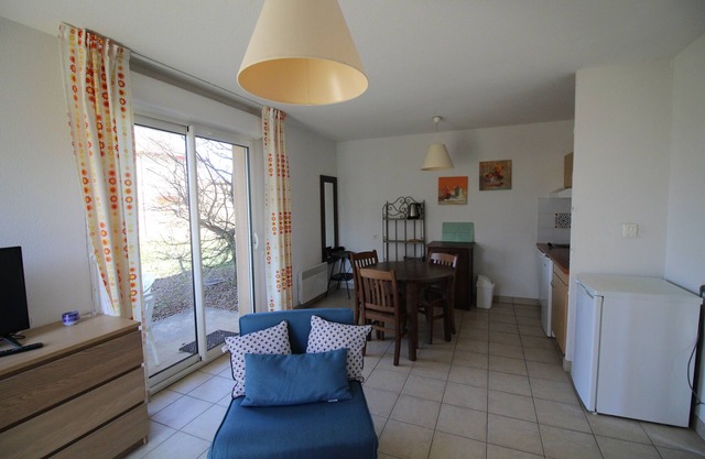 Holiday rentals with pool and wifi