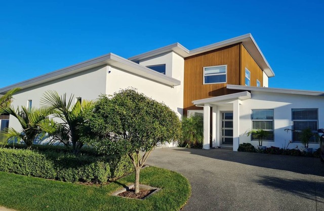 Holiday Retreat by the Beach