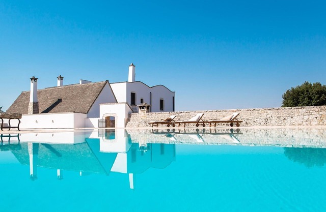 holiday vacation large villa rental italy, apulia, puglia, near bari, pool, wi-fi, air conditioning, luxury, short term