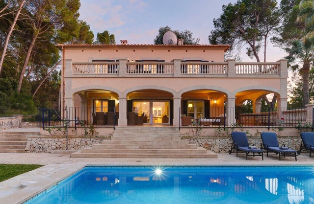 Holiday Villa Alarvella Bonaire with Sea View, Wi-Fi, A/C, Pool, Garden & Terrace; Parking Available