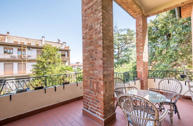 Holiday Villa "La Pineta di Sinalunga" with Terrace, Balcony & Garden